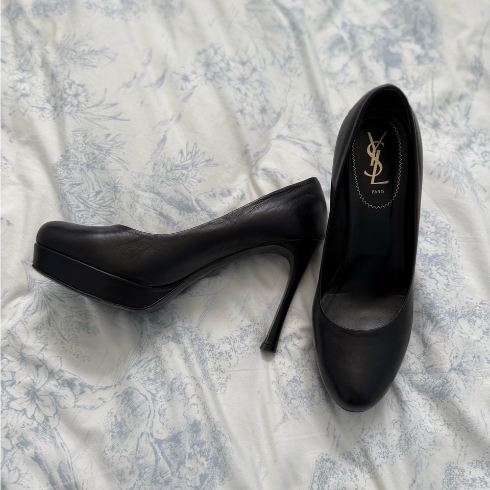 Yves Saint Laurent Black Leather Tribute Heels